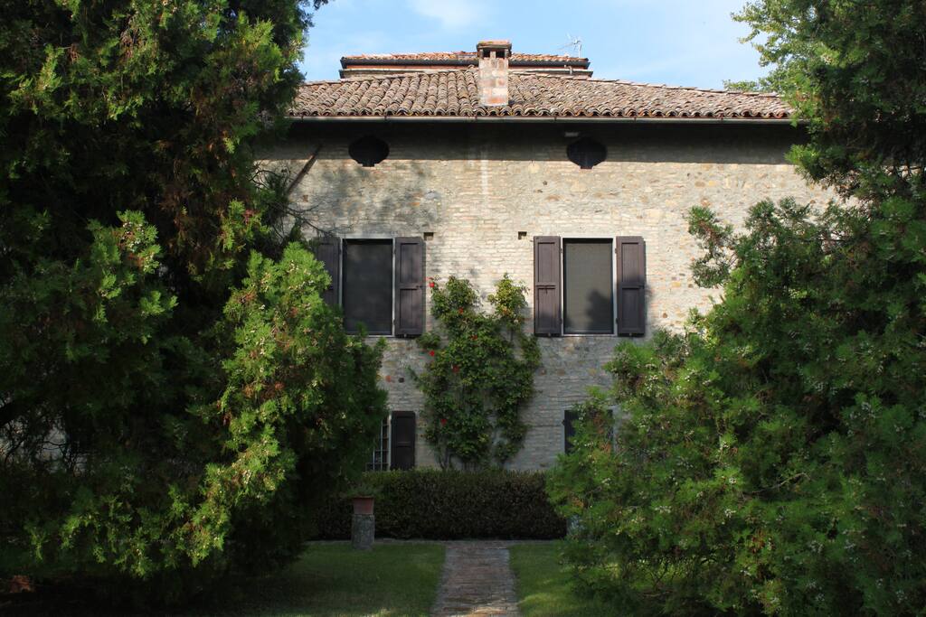 old country house in the food valley
