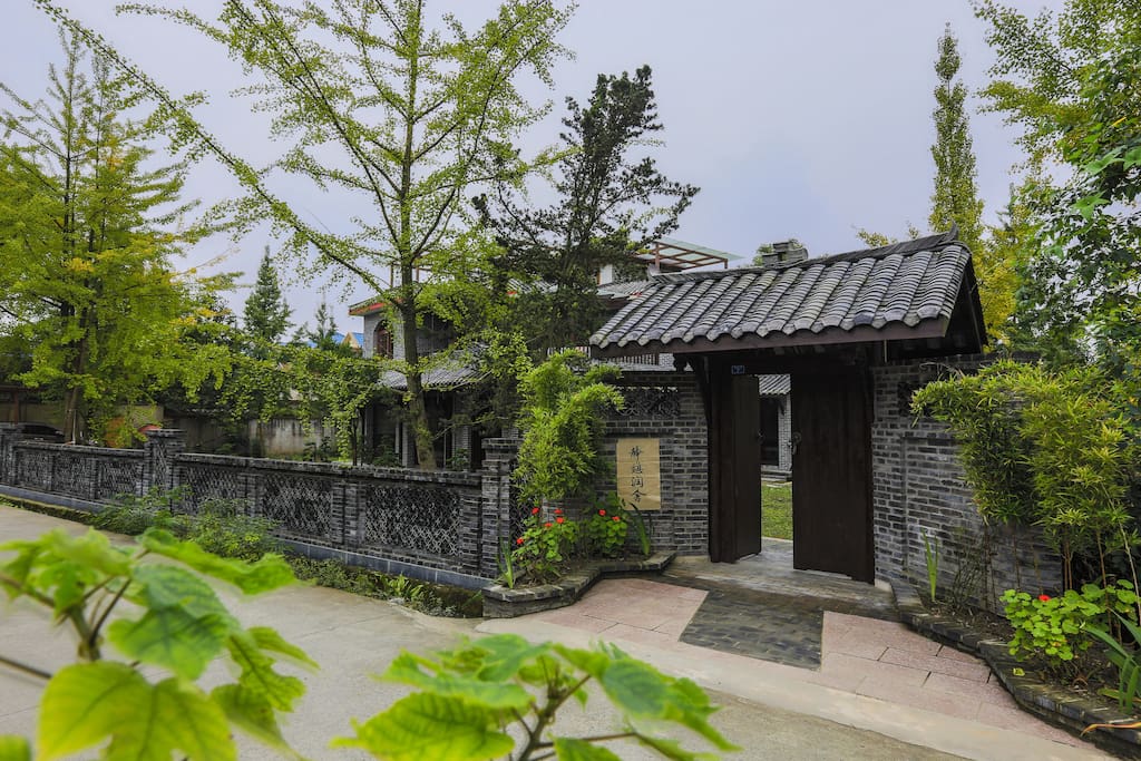 青城山中式四合院,买青城山别墅,成都青城山中式别墅_大山谷图库