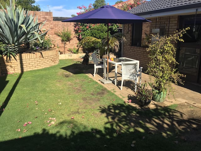 homely wembley villa close to beach and perth city