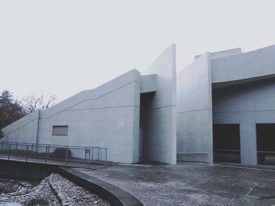 日本大师建筑|建在200个坟墓间的近飞鸟博物馆