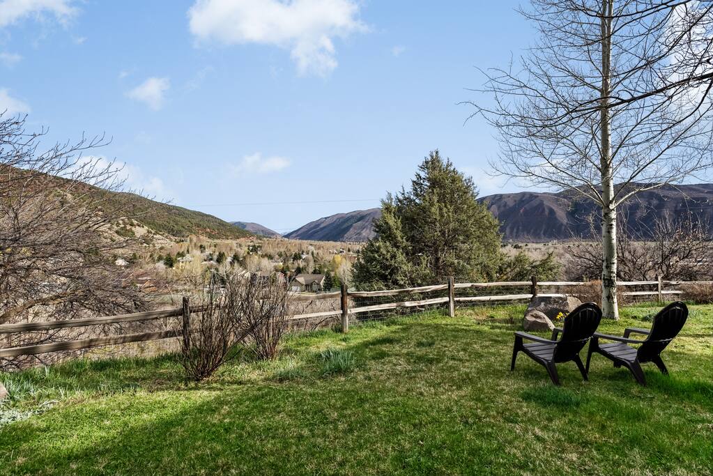 unobstructed mid-valley views overlooking the frying pan river