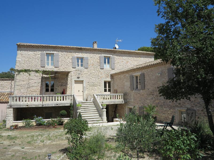 large house for 8 people with swimming-pool